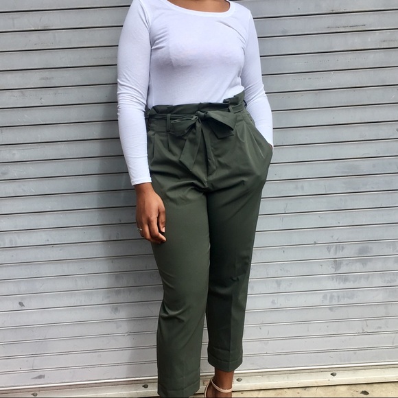 SOLD.    Papers bag waisted tapered legs - Picture 4 of 8